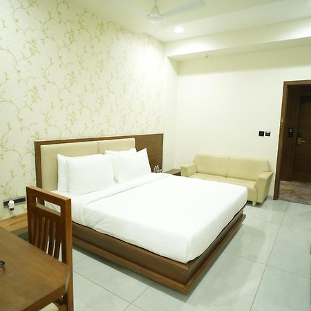 Pam Premium Hotel วาโดดารา ภายนอก รูปภาพ