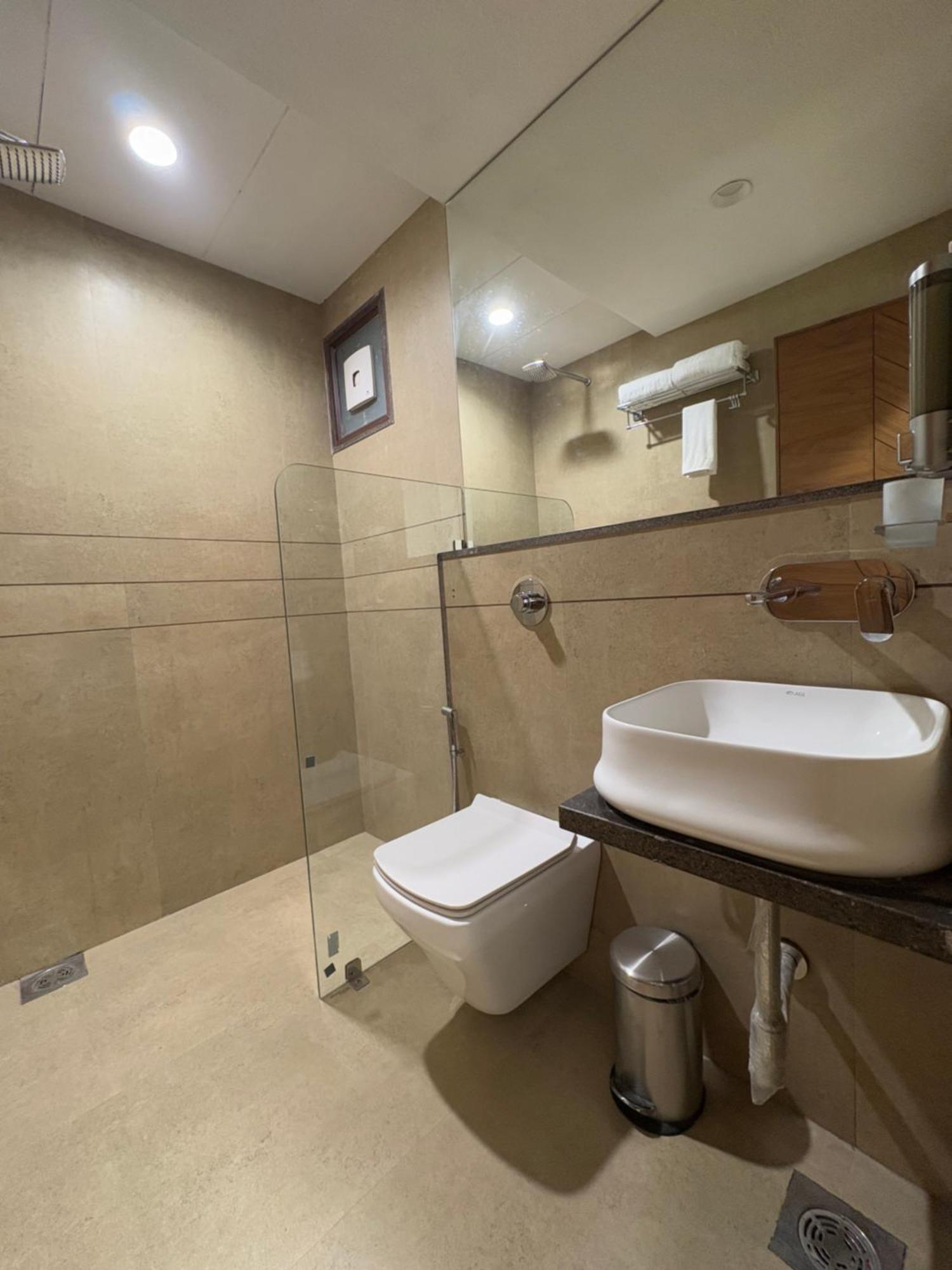 Pam Premium Hotel วาโดดารา ภายนอก รูปภาพ